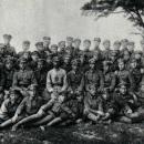 Por. Mozdyniewicz ze swoją kompanią